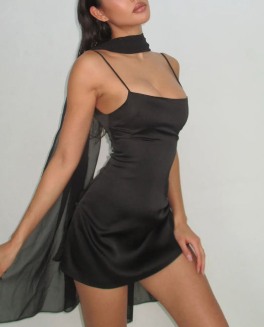 Εικόνα της ''Black Honey'' Μαύρο Μίνι Φόρεμα (2)