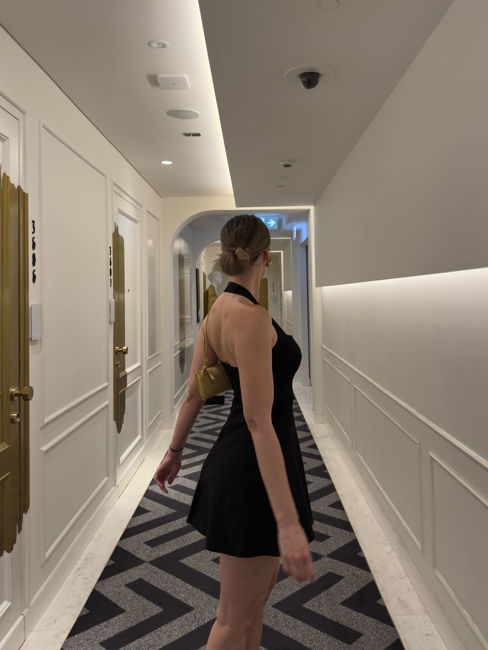 Εικόνα της ''Aria'' Mini Black Halter Dress (2)